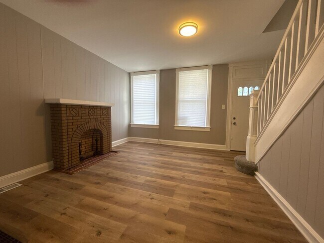 Foto del edificio - Two-bedroom house in Baltimore