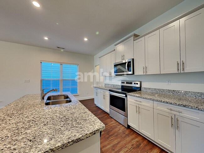 Foto del edificio - 5500 Central Grove Sq