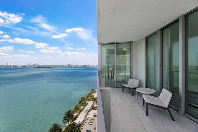 Building Photo - 2900 NE 7th Ave