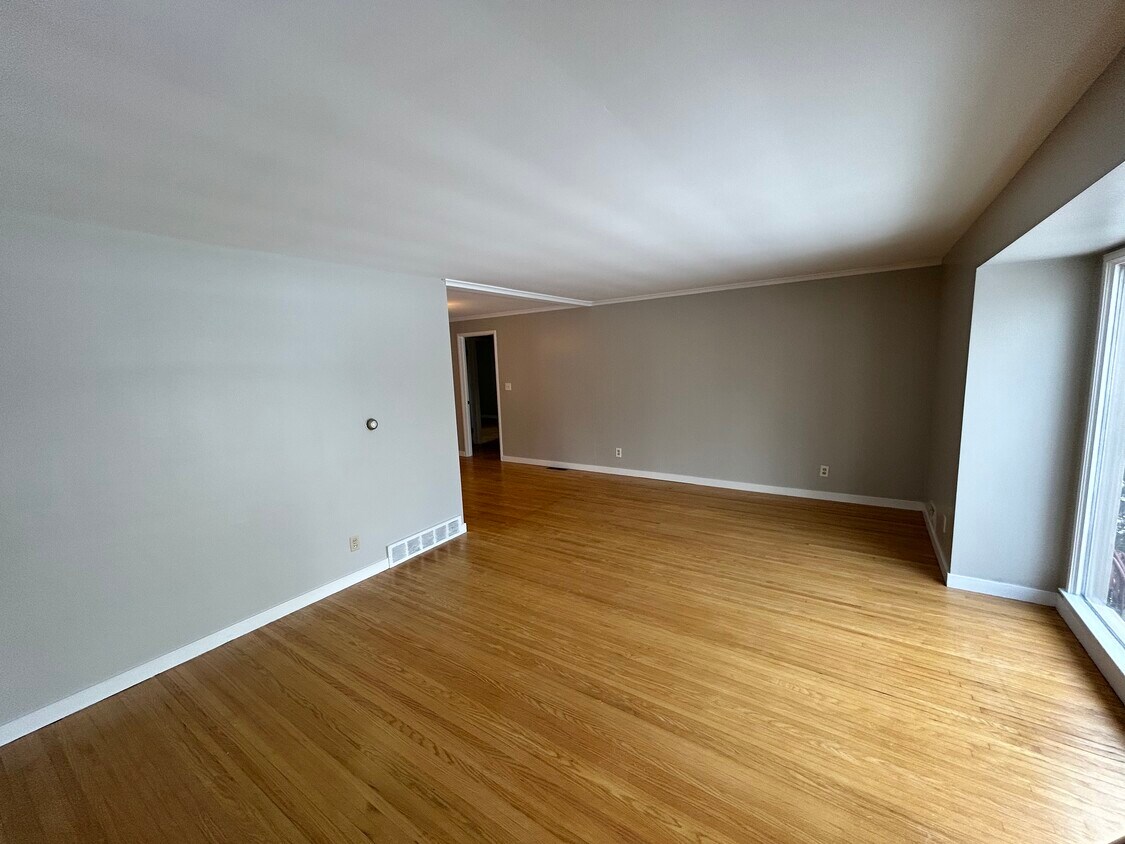 Foto principal - 91 Parkledge Dr
