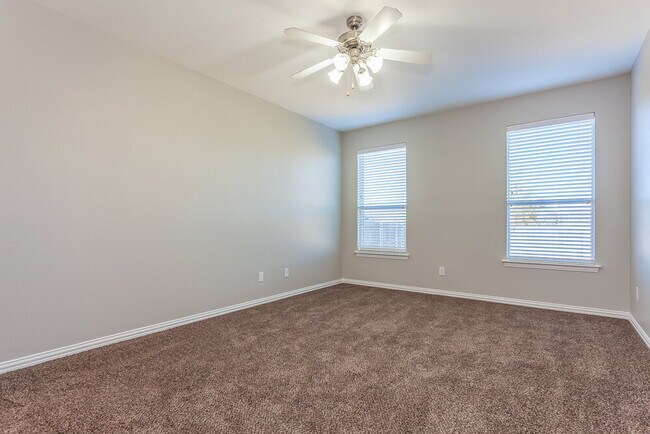 Foto del edificio - 609 Cove Ct