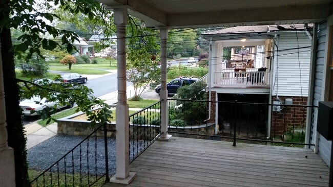 Looking to the right , out the front door - 619 Mississippi Ave