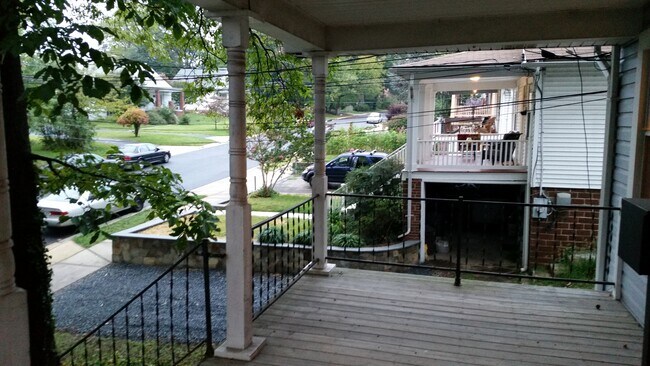 Looking to the right , out the front door - 619 Mississippi Ave Apartments
