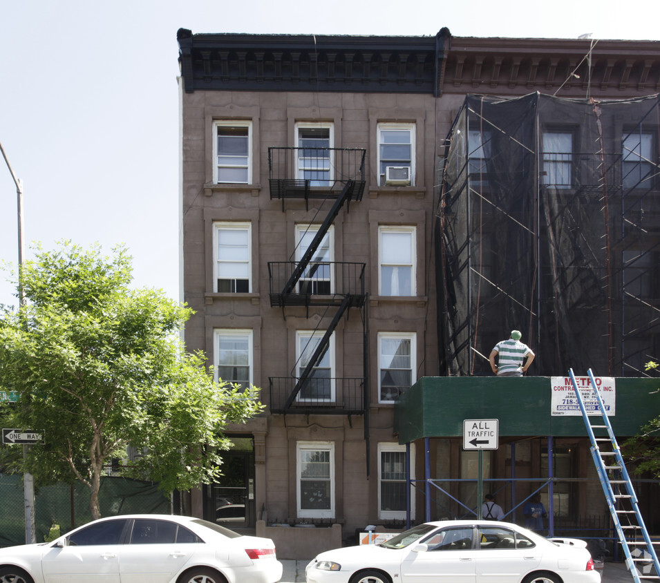 Building Photo - 107 Kane St