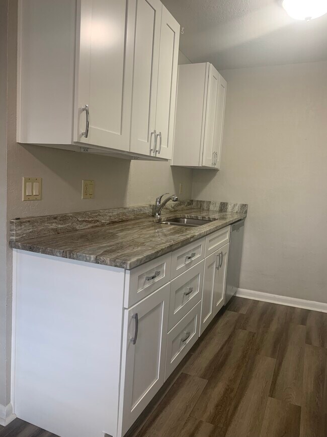 Foto del edificio - 4607 Bayshore Dr