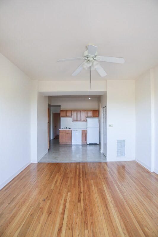 Foto del edificio - 703 W Willow St