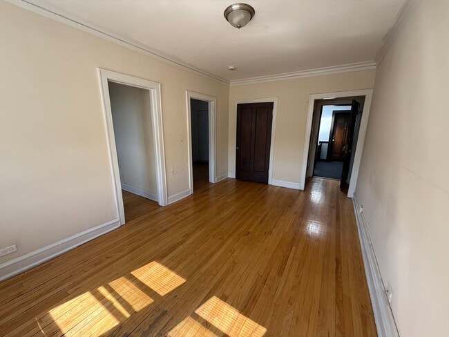 Building Photo - 2109 Grove Ave