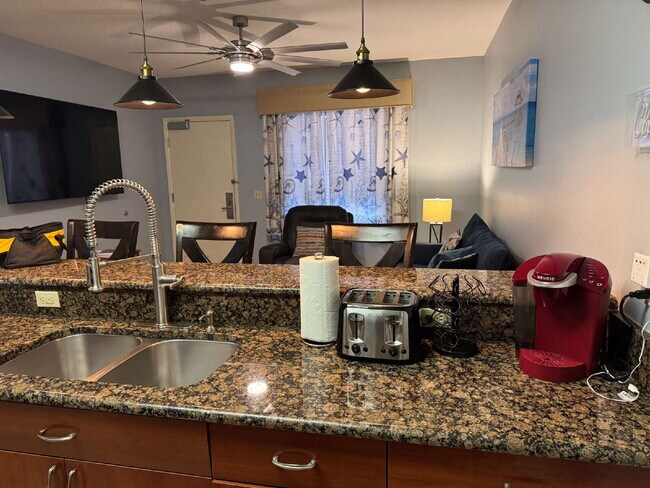 Building Photo - Super Convenient Destination Daytona