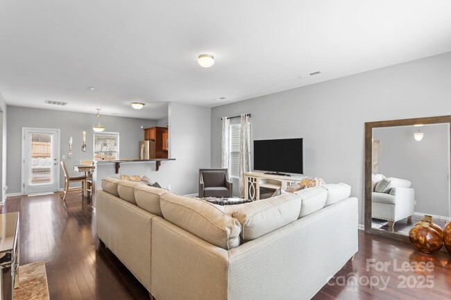 Foto del edificio - 727 Mountain Quail Dr