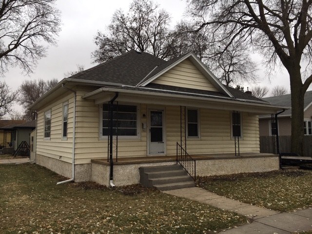 Primary Photo - 523 E 1st St