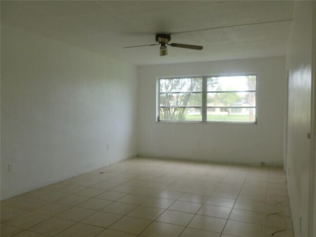 Foto del edificio - 2940 NE 203rd St