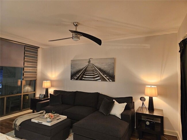 Building Photo - 250 Park Ave W NW