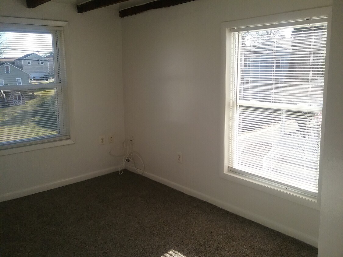 Bedroom - 814 Locust Rd