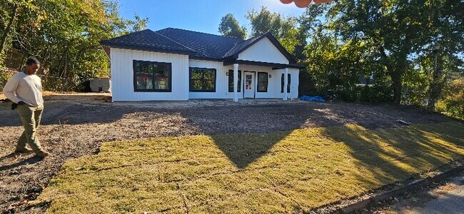 Foto del edificio - 3112 St Louis St