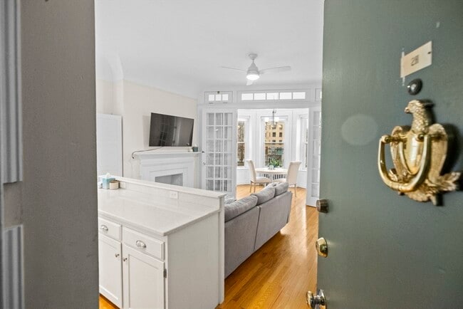 Building Photo - 362 Commonwealth Ave