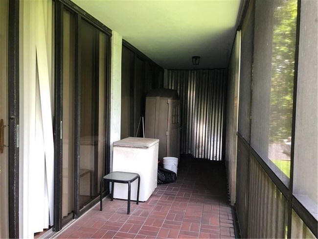 Building Photo - 2801 SW 87th Ave