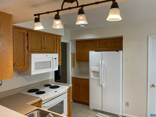 Building Photo - 3159 Saddlebrook Ln