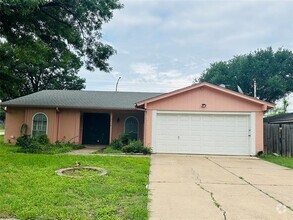 Building Photo - 2518 Mardell Dr