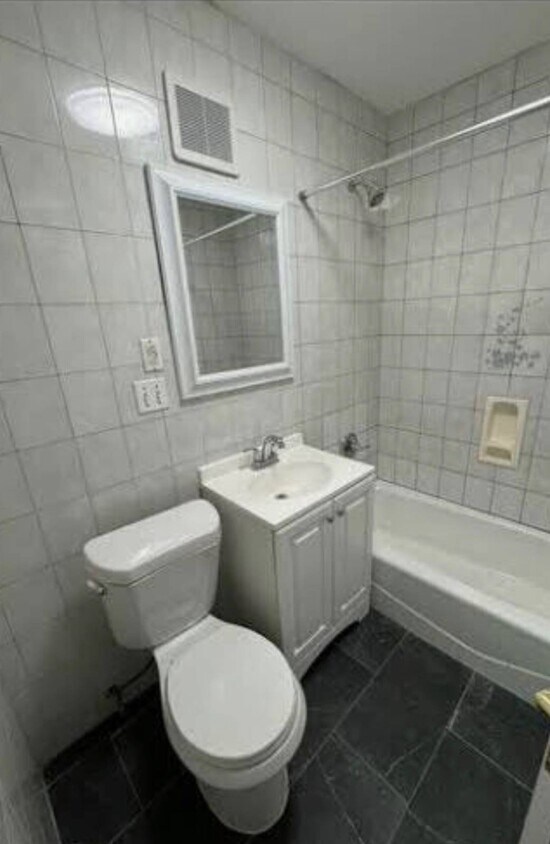 Foto del edificio - 69-32-36 54th Ave