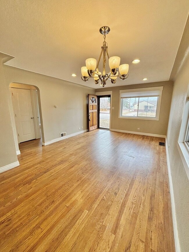 Building Photo - Spacious Denver 3BR Home with Easy Access to Transit & Outdoors! Available Now!!