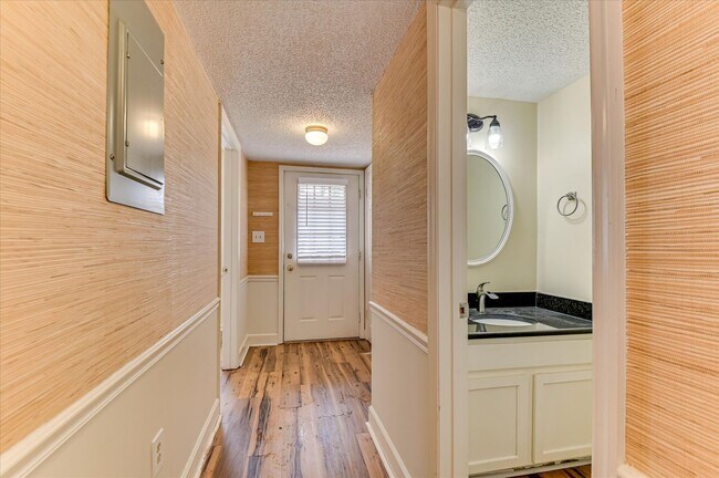 Foto del edificio - 407 Folkstone Cir