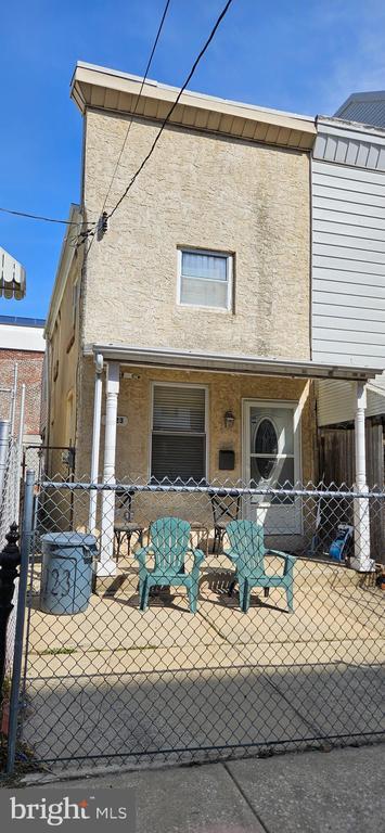 Building Photo - 2123 E York St