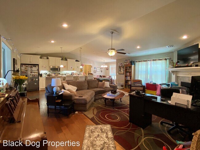 3 br, 2 bath House - 205 Highland Grove Drive - 4