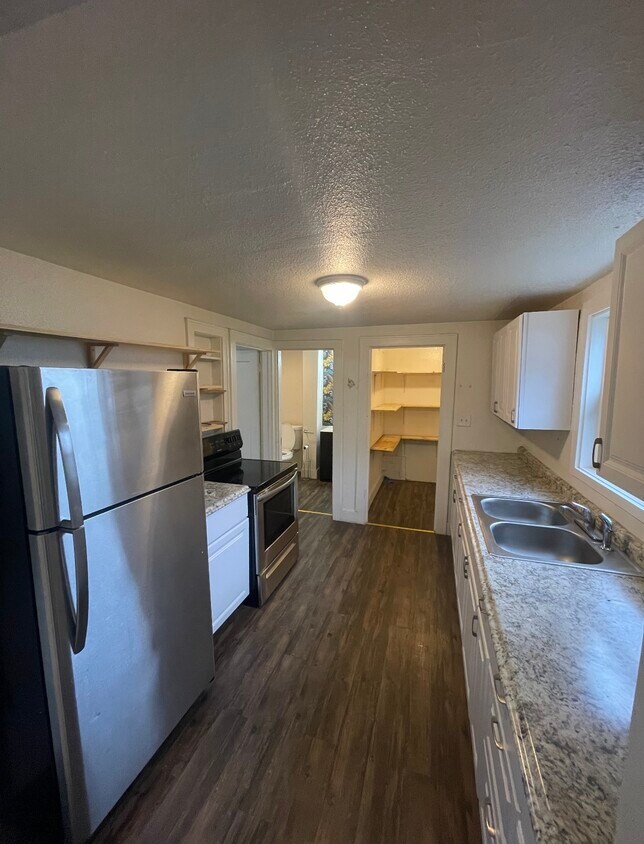 Kitchen - 1157 19th St NE