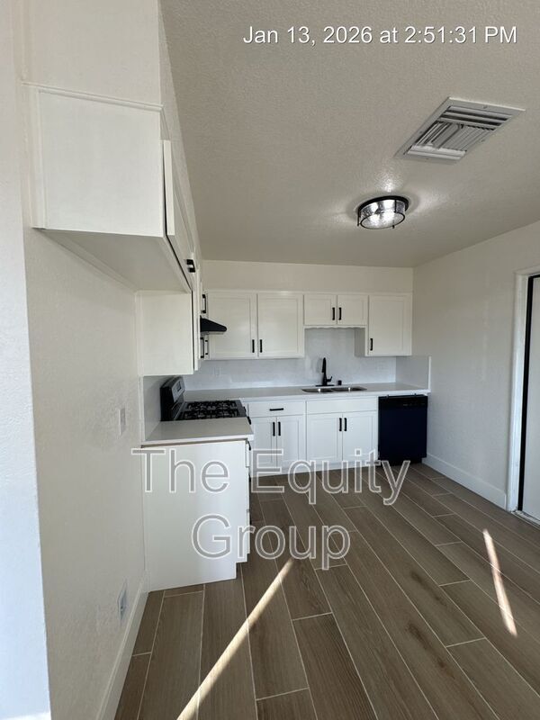 Building Photo - 4344 W La Vida Ave