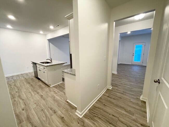 Foto del edificio - 3 br  Quiet community, paired Home minutes...