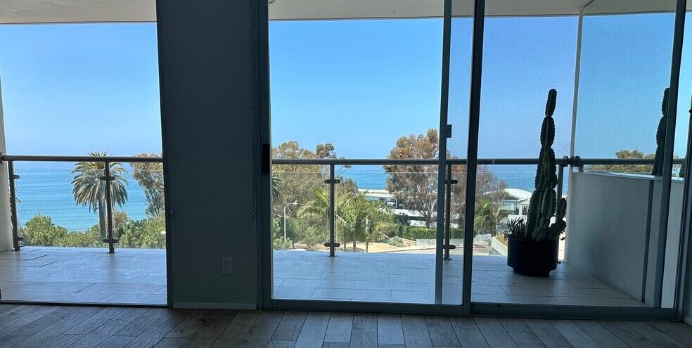 Photo - 201 Ocean Ave (Santa Monica, CA) Apartment