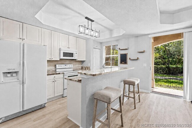 Foto del edificio - 2928 Hidden Hills Rd