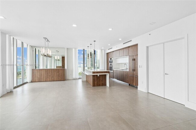 Foto del edificio - 3470 E Coast Ave