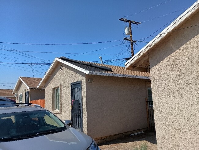 Building Photo - 401 E Fredricks St