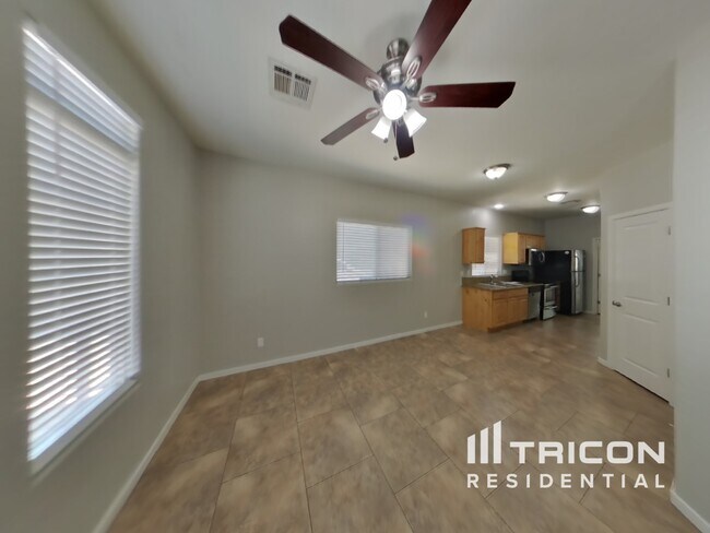 Foto del edificio - 10321 W Monterosa Ave