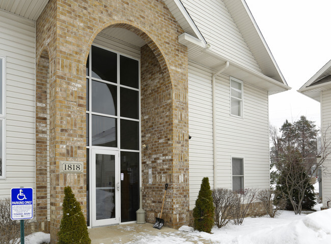 Building Photo - Laurel Ridge Apartments