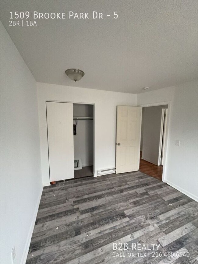 Foto del edificio - 1509 Brooke Park Dr