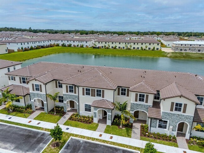 Foto del edificio - 2796 SE 26th Ave