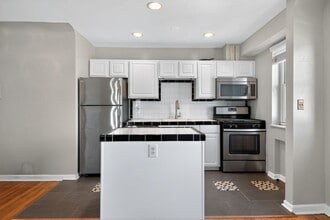 Building Photo - 505 Logan St