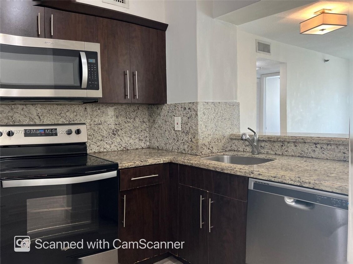 Photo - 501 SW 1st St-307-307