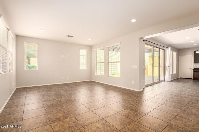 Building Photo - 21051 W Wycliff Dr