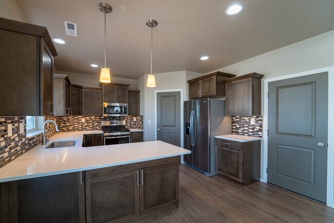 Foto del edificio - 705 Condor Dr