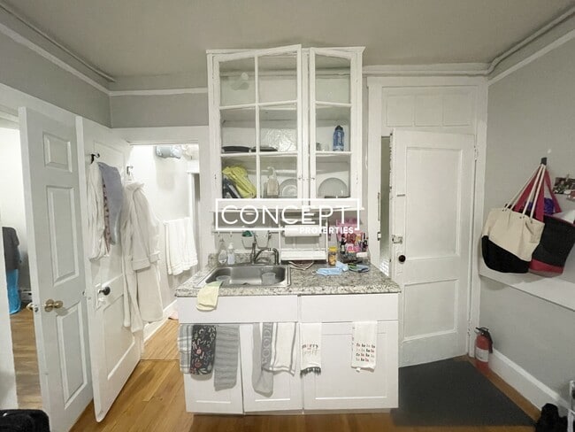 Foto del edificio - 161 Endicott St