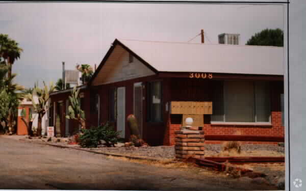 Building Photo - Baker's Apartments
