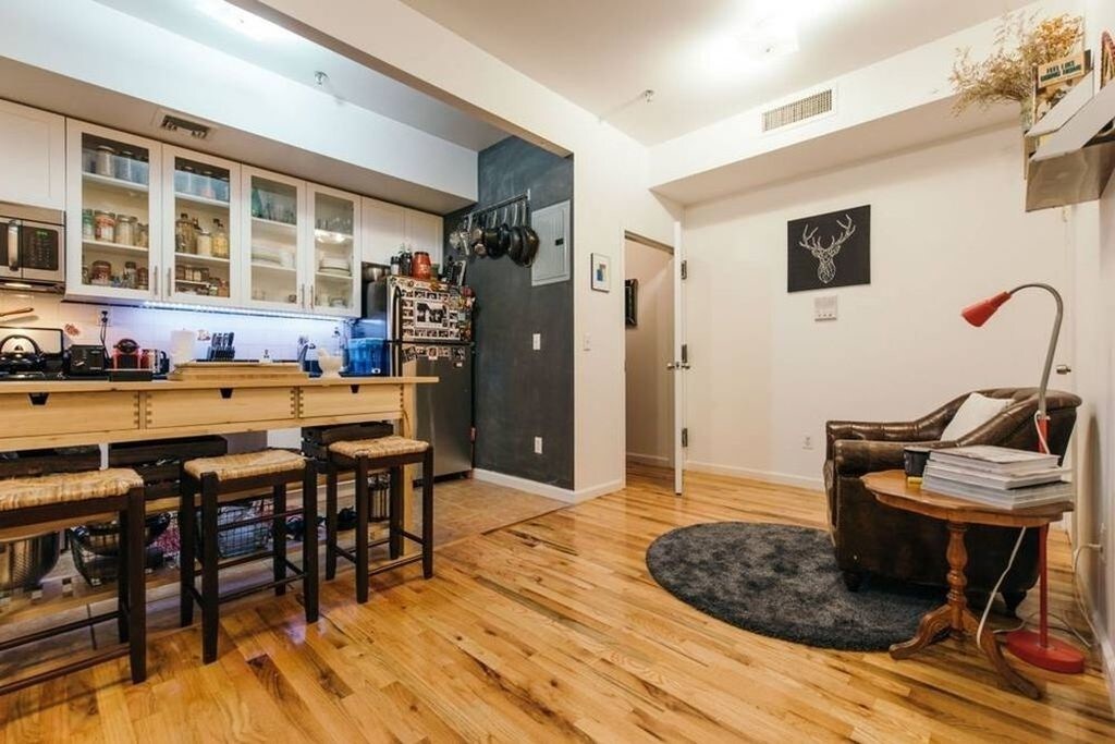 Foto principal - 235 Montrose Ave