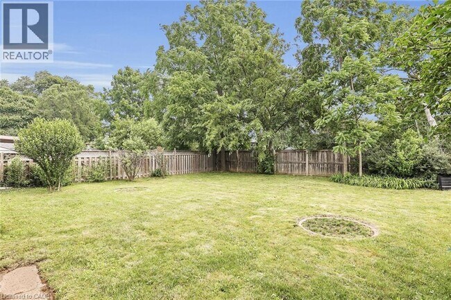 Photo du bâtiment - 450 Niagara St