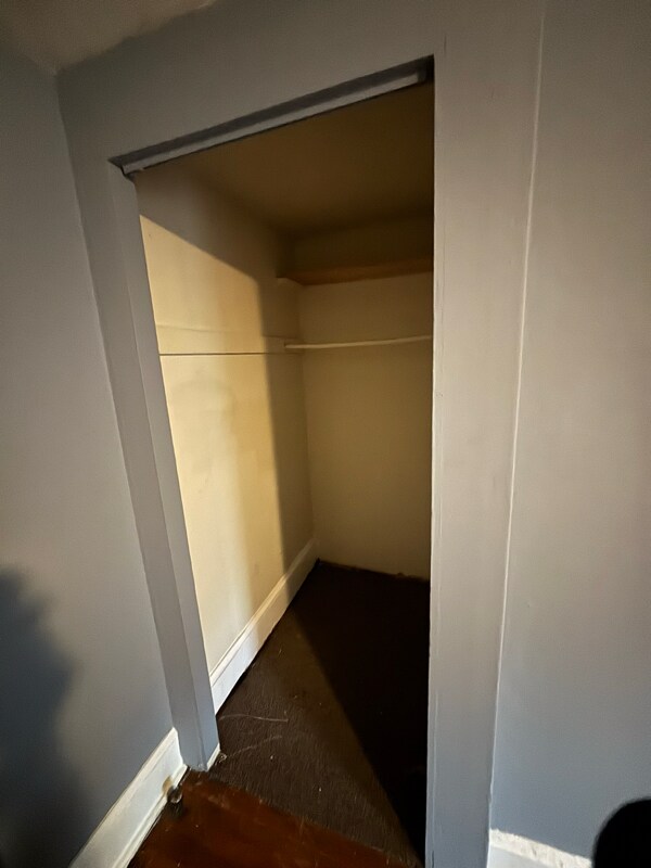 Foto del edificio - 811 W Main St