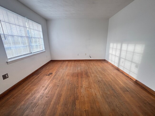 Building Photo - Idlewild Property