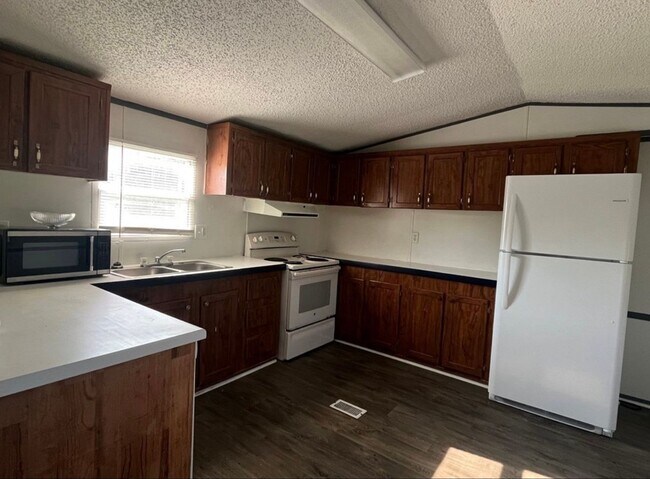 Foto del edificio - 3/2 Mobile Home Available Today in Taylor, AL