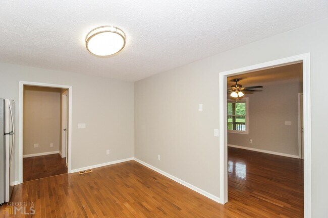 Building Photo - 216 Patterson Ln